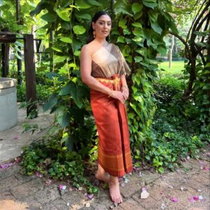 Shafina Shah Instagram - No filter, no edit. Just sunkissed 😌.
Loved wearing the traditional  Cambodia wear by @nobdane 😍
How beautiful 🥰😍.
.
.
.
#angkorwat #cambodia #righthererightnowincambodia #misspakistan #shafinashah #shafinapatelshah #missmissions #pakistanimodel #indianmodel #positivevibesonly #sunkissed💋 #traveling #pageantlife #besutyqueen #rusticstyle #goldenlove 
#halalbeats #universalwoman