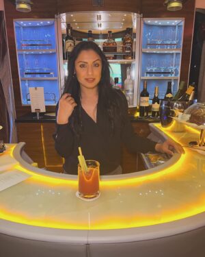 Shafina Shah Instagram - Editing because insta didn’t know this is a non alcoholic drink, is that reason for the risk of this post? #gotawarning 🤷🏻‍♀️

I couldn’t decide on which pic to post so here’s as many as I could ☺️. This was a fun experience at the Business Class Lounge upstairs on the ✈️ with the @emirates crew. Great conversations. ❤️🙏🏽 Thank you 🫶🏽🫶🏽🫶🏽😌

Truly grateful for the people we get to meet along our travels. Alhamdulillah for all the blessings. Trust me life wasn’t always this way and I know it won’t always be. I know it’s nothing if I compare this to someone else who’s “got it better”

There will always be struggle in life. They help us appreciate the good times even more so.
No one’s life is perfect, it’s about choosing to make the most of it all. 

I spent so much time stressing in the past, worried about all sorts.
I’ve learned to let go of that and just be. Be myself, and let life be. We can’t be everywhere, we just have to make choices and decisions and be good with the ones we make. 

It’s always helpful to get the guidance from your creator. Ask to be helped to make the better decision. 
Have a sense of direction and just go with it.
Get clearer on who you are. 

It will be bumpy ride, but it will also get better InshaAllah. 
A reminder let’s not compare where we are now to someone else who’s again “got it better”
Everyone has their timing. ❤️🙏🏽 

The secret is to never give up, always be grateful for where you are (because someone has it worse than you) we are all blessed some way and always have faith, hope Alhamdulillah for everything 🙏🏽❤️x

I know, this was just a post about the virgin Bloody Mary 🍸 …
And then my thoughts came out 🙏🏽 it happens, it’s part of me and I love this part when I get to speak how I am truly feeling in that moment and not having to try to be anything else except me. 
.
.
If you got this far, thank you for reading.  Sending love and positive vibes 🫶🏽🫰🏽
.
.
.
#shafinashah #shafinapatelshah #missmissions #beyourself #emirates #businessclasslounge #businessclassflyer #businessclass #virginmary #bloodymary #tomatojuice🍅 #beautyqueen #dubai #cambodiatravel #motivationalspeaker #bereal #itsmyinstagram