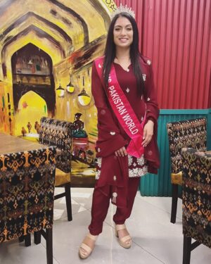 Shafina Shah Instagram - 📍🇵🇰 Islamabad. A lovely networking evening at Rawayat
.
.
.
#islamabad #misspakistan #missglobal #misscongeniality #misspakistanworld #mspakistanworld #bollywoodactress #pakistanimodel #patel #shah #deisgirl #pehlebhimain #animal #clefthospital #maroon