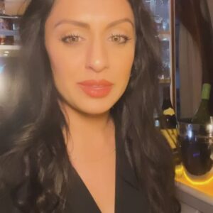 Shafina Shah Instagram - Editing because insta didn’t know this is a non alcoholic drink, is that reason for the risk of this post? #gotawarning 🤷🏻‍♀️

I couldn’t decide on which pic to post so here’s as many as I could ☺️. This was a fun experience at the Business Class Lounge upstairs on the ✈️ with the @emirates crew. Great conversations. ❤️🙏🏽 Thank you 🫶🏽🫶🏽🫶🏽😌

Truly grateful for the people we get to meet along our travels. Alhamdulillah for all the blessings. Trust me life wasn’t always this way and I know it won’t always be. I know it’s nothing if I compare this to someone else who’s “got it better”

There will always be struggle in life. They help us appreciate the good times even more so.
No one’s life is perfect, it’s about choosing to make the most of it all. 

I spent so much time stressing in the past, worried about all sorts.
I’ve learned to let go of that and just be. Be myself, and let life be. We can’t be everywhere, we just have to make choices and decisions and be good with the ones we make. 

It’s always helpful to get the guidance from your creator. Ask to be helped to make the better decision. 
Have a sense of direction and just go with it.
Get clearer on who you are. 

It will be bumpy ride, but it will also get better InshaAllah. 
A reminder let’s not compare where we are now to someone else who’s again “got it better”
Everyone has their timing. ❤️🙏🏽 

The secret is to never give up, always be grateful for where you are (because someone has it worse than you) we are all blessed some way and always have faith, hope Alhamdulillah for everything 🙏🏽❤️x

I know, this was just a post about the virgin Bloody Mary 🍸 …
And then my thoughts came out 🙏🏽 it happens, it’s part of me and I love this part when I get to speak how I am truly feeling in that moment and not having to try to be anything else except me. 
.
.
If you got this far, thank you for reading.  Sending love and positive vibes 🫶🏽🫰🏽
.
.
.
#shafinashah #shafinapatelshah #missmissions #beyourself #emirates #businessclasslounge #businessclassflyer #businessclass #virginmary #bloodymary #tomatojuice🍅 #beautyqueen #dubai #cambodiatravel #motivationalspeaker #bereal #itsmyinstagram