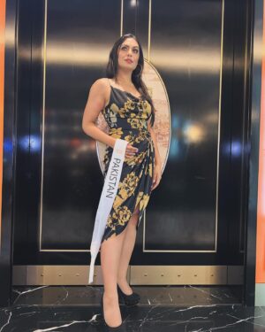 Shafina Shah Instagram - “I am the measure of my worth, and I say I am worthy.”
.
Remember you get to decide about you ❤️🫰🏽
.
@universalwomanofficial 
.
.
.
#universalwoman #universalwomanpageant #beautyqueen #misspakistan #shafinashah #shafinapatelshah #selfworth #iamworthy #missmissions #blackandgold #motivationalspeaker #motivationalquotes #motivationalwomen #righthererightnowincambodia #sohanoukville #cambodia #beautypageant #pageantgirl