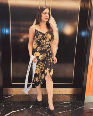 Shafina Shah Instagram - “I am the measure of my worth, and I say I am worthy.”
.
Remember you get to decide about you ❤️🫰🏽
.
@universalwomanofficial 
.
.
.
#universalwoman #universalwomanpageant #beautyqueen #misspakistan #shafinashah #shafinapatelshah #selfworth #iamworthy #missmissions #blackandgold #motivationalspeaker #motivationalquotes #motivationalwomen #righthererightnowincambodia #sohanoukville #cambodia #beautypageant #pageantgirl