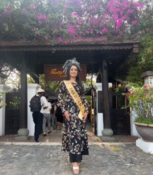 Shafina Shah Instagram - I really enjoyed our visit with @missglobalofficial to the beautiful @nguyenart.gallery 
Wearing designer wear by @chauloan89 

Thank you ❤️🙏🏽
.
.
.

#vietnam🇻🇳 #vietnamtravel #vietnamesegirl #vietnamesedress #missglobal #pakhtoon #shafinashah #misspakistan #shafinapatelshah #desigirl #vietnam #pageantwinner #titleholder #missglobal2023 #pakistanimodel #indianmodel #bollywoodactress #missglobalpakistan #gratitude #motivationalwomen #missmissions #pathan  #misscongeniality #animalactress #hochiminh