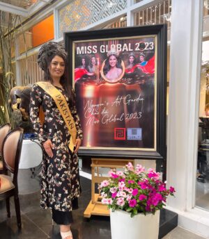 Shafina Shah Instagram - I really enjoyed our visit with @missglobalofficial to the beautiful @nguyenart.gallery 
Wearing designer wear by @chauloan89 

Thank you ❤️🙏🏽
.
.
.

#vietnam🇻🇳 #vietnamtravel #vietnamesegirl #vietnamesedress #missglobal #pakhtoon #shafinashah #misspakistan #shafinapatelshah #desigirl #vietnam #pageantwinner #titleholder #missglobal2023 #pakistanimodel #indianmodel #bollywoodactress #missglobalpakistan #gratitude #motivationalwomen #missmissions #pathan  #misscongeniality #animalactress #hochiminh