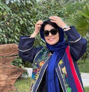 Shahrzad Kamalzadeh Instagram - یاد بگیر که چیزی را که داری قدر بدانی، قبل از اینکه زندگی تو را وادار به قدردانی از چیزی کند که داشتی 

#شهرزادکمالزاده #شهرزاد_کمال_زاده #جزیره_کیش #دوستی#زیبایی #آرامش #دوست #بهمن#۱۴۰۰ 
@sepidehkazemii ❤️👭