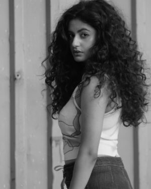 Shaily Priya Instagram - For how long your eyes will hide the truth?
At this one point, all talk ends.
- Bulleh Shah 

#monochrome #stillLife #bighair#bigeyes#biglips