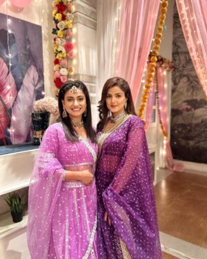 Shaily Priya Instagram - “The Belles “ 😉
.
.
.
.
.
.
.
#kkls #pretty #girls #explore #traditional #friday #fashion