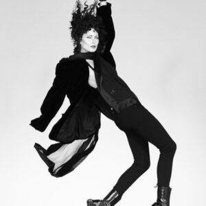 Shalom Harlow Instagram - 🖤🖤🖤VOGUE CHINA NOVEMBER🖤🖤🖤 Thank you @voguechina and the entire team of talented creatives for the dynamic day creating these beautiful images  @voguechina 全媒体编辑总监 Editor-in-chief 章凝 Margaret Zhang @margaretzhang 摄影 Photographer Ned Rogers @nedrogers 创意总监 Artistic Director Matt McDonald @mattrmcdonald 造型 Stylist Dena Giannini @denagia 造型指导 Fashion Director 於家骅 Alvin Yu @alvinyu613 化妆 Make Up Artist Min Kim @minkimmakeup 发型 Hair Stylist Evanie Frausto @evaniefrausto 美甲 Manicurist Cam Tran @cam.t.artist 选角 Casting Gabrielle Seo @gabrielleseo 统筹编辑 Production Editor Anita Lau @anita_lauu, 戴丽斯 Dellis Dai @dellis.d 执行制片 Executive Producer Marie Gordeau Robinson 编辑 Editor 孙菁 Vivienne Sun @viviennesun_ 
制作总监 Production Director 孙苇莲 Denise Suen @denise.suen 珠宝统筹 Jewelry Editor 杨艺 Yang Yi @ii.ang 置景 Set Designer Gaston Portejoie @gastonportejoie 数码 Digital Victor Gautier 时装助理 Fashion Assistants Tomasso Palamin, Agnes Solhall, Pierre-Etienne Callies 场地 Location Studio Central 制作 Production AP Studio, Paris