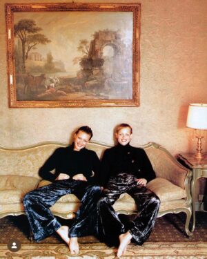 Shalom Harlow Instagram - Happiest Birthday my sweet solid sister @ambervalletta Through sick and sin I love my my monkey twin. You’re my favorite play mate and my always soul mate. I’m yours forever 🫶🏻❤️🫶🏻