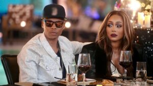 Shamari DeVoe Instagram - Last nights episode of @mtvcouplesretreat was a deep one! Being transparent and vulnerable about my 30lb weight gain and @bigrondevoe leaving me again had me on an emotional roller coaster! Thank you @theajzone for helping me navigate. 
What did y’all think of last nights episode? 
•
#MtvCouplesRetreat #DeVoeted