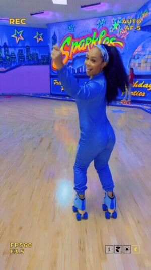 Shamari DeVoe Instagram - I took it way back to my first kiss days💋 back to my Golden Glide skating every Saturday days 🛼🛼
• 
•
🎥 @iamsophiagibson
