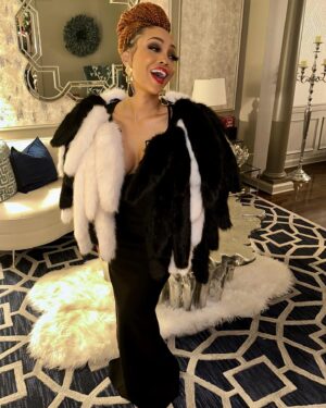 Shamari DeVoe Instagram - Empowering education at the Mayors Ball and supporting the @UNCF with a $10,000 contribution on behalf of our family. Giving back never looked so good! 📚✨ #UNCFMayorsBallATL23 #EducationForAll #UnitedNegroCollegeFund #DeVoeted