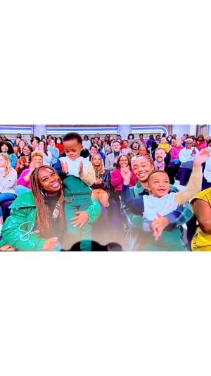 Shamari DeVoe Instagram - @DeVoeTwins had their first live talk show debut watching @OfficialBellBivDeVoe in the audience at @SherriShowTV; a Thanksgiving recap we’ll never forget. 🦃📺 
•
#DeVoeted #DeVoeTwins
•
S/O to @ILuvBlaqueIvory for this clip.