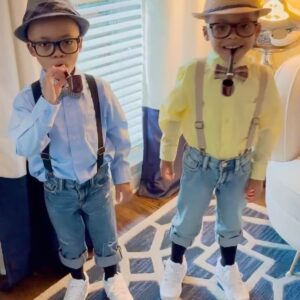 Shamari DeVoe Instagram - My babies!! 😭
Repost from @devoetwins
•
100 days of school down and our Mommy dressed us up as OG’s to celebrate! 👴🏼👴🏼 🎩 🦯 
BUT…the only wrinkles we have is from where our amazing smiles have been! 😃 
#DeVoeTwins