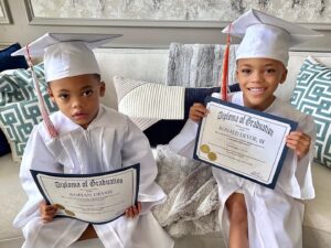 Shamari DeVoe Instagram - Who needs a diploma when you have Mommy and Daddy? 🤣

Repost from @devoetwins 
Leveling up! 👨🏽‍🎓👨🏽‍🎓
•
#DeVoeTwins 
#DeVoeted