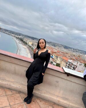 Shamari DeVoe Instagram - Three girls.  One birthday girl. 🎉 🎈 🎊 One world… so we are traveling it!  Bonjour from 🇫🇷 💋