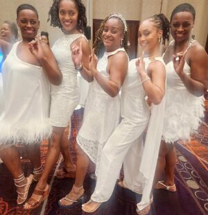 Shamari DeVoe Instagram - Happy Founders’ Day from Jamaica Mon! 
•
#j15💕💚 #AlphaKappaAlpha #SkeeWee #AlphaKappaAlphaSororityIncorporated