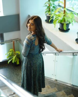 Shamni Mahe Instagram - Series ‘KALAI’ from kanniraasi 
Last slide of the series.

Thanks to all the love!!

Costumes : @aneeqaofficial 
Photographer: @ajayraviphotography 
Makeup and hairdo : @ishwaryajaivik_artistry