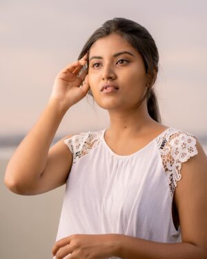 Shamni Mahe Instagram - Wherever life plants you, bloom with grace. 🌸

Photographer: @portraitsby_xavier