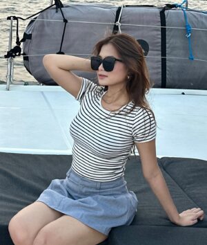 Shanelle Agustin Instagram - had my moment

skin: @royalprincephofficial 
hair: @iconicstarhair