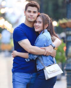 Shanice Margaretha Lie Instagram - Hi y’all meet my sugar daddy. jk, DaLex is back! Kita lagi ada di Semarang. Ini kita CLBK gak sih @bapusanjeev ? apa jangan jangan perpisahan manis kali kedua? 🥹 thanks! @ferdy_kribo