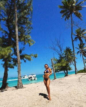 Shanie Blais Instagram - Floating in DR 🇩🇴