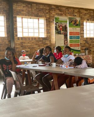 Shannon Elizabeth Instagram - I shared a profound moment with the young girls from 4 different schools at the @capeleopardtrust to nurture and teach them about the world of conservation.

The talk was spear-headed by conservation PhD candidate @merynomsa (Merlyn Nkomo) from my One Woman’s Legacy scholarship fund who engaged with the girls on why their conservation dreams are valid. “Follow your dreams because they guide you to your next step. They are your compass,” she advises.

From different social background groups both Merlyn and I hope to see leaders growing in the One Woman’s Legacy, a program tailored to enhance postgraduate student's academic journey driven to make the planet a better place.

One girl can change the world. Read more on the program on the link in our bio.

#conservation #wildlife #shannonelizabeth #onewomanslegacy #foundation