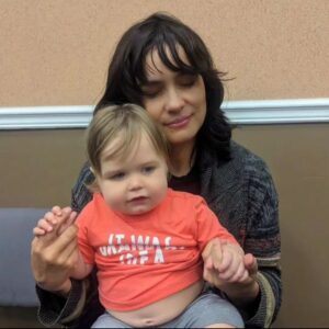 Shannyn Sossamon Instagram - Some favorites from a fan event. Met so many sweethearts , thank you 
💋
That baby
Tony told me I could go home
Must unbutton this corset skirt