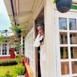 Shanti Priya Instagram – Set your mind free 🦋🌥️🌦️🌤️

shanthipriya shanthi priya actor dancer holiday emotion hill station nature free happy