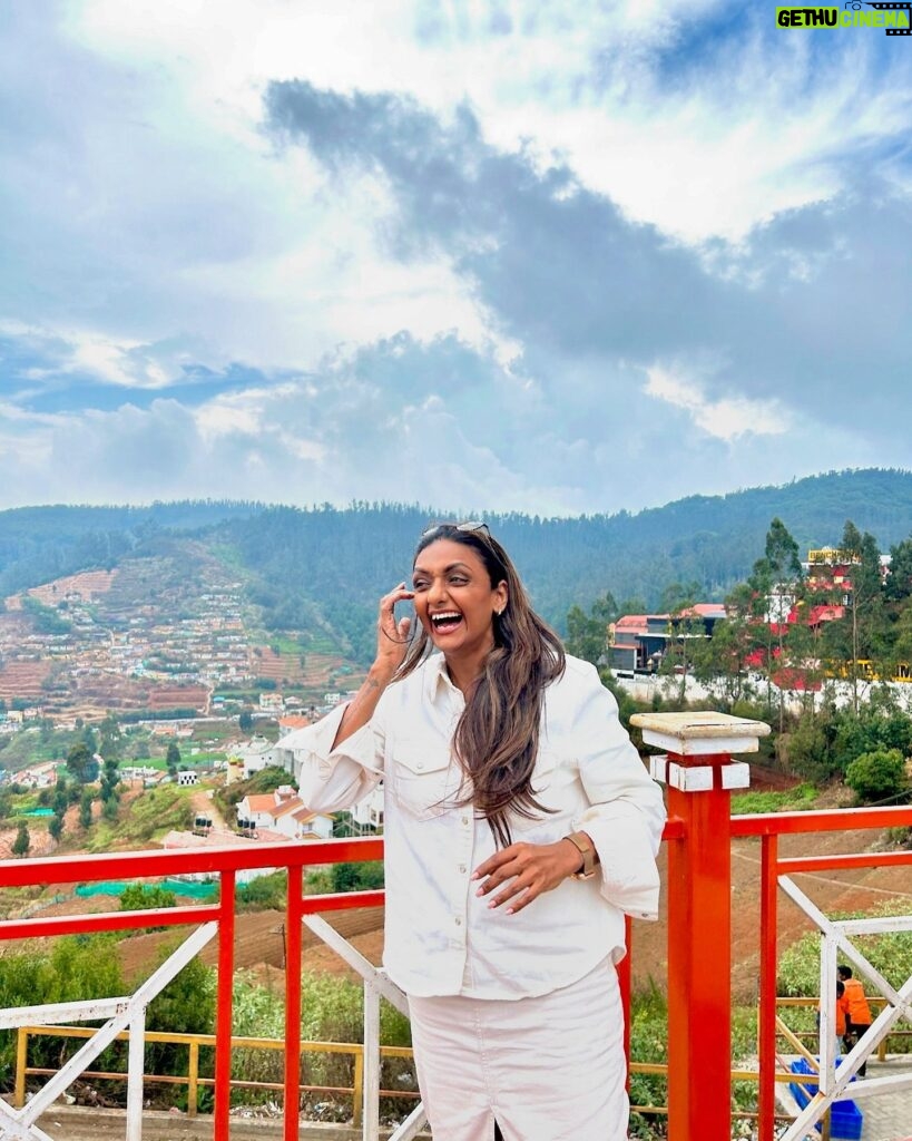Shanti Priya Instagram - Set your mind free 🦋🌥️🌦️🌤️ shanthipriya shanthi priya actor dancer holiday emotion hill station nature free happy