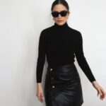 Shany Nadan Instagram - Pueden creer que esta falda está hecha de cuero reciclado?! 🤩 Les presento la Alison Recycled ♻ Leather Skirt de @asbydf , una marca internacional creada por una diseñadora ecuatoriana 🇪🇨 que AMO, no solo por sus diseños sino tambien por su compromiso con el medio ambiente 🌎 Styling: @ornellalebedstyle @ornella.lebed #sustainability #sustainablefashion #recycledleather