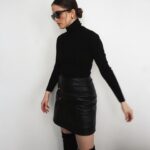 Shany Nadan Instagram - Pueden creer que esta falda está hecha de cuero reciclado?! 🤩 Les presento la Alison Recycled ♻ Leather Skirt de @asbydf , una marca internacional creada por una diseñadora ecuatoriana 🇪🇨 que AMO, no solo por sus diseños sino tambien por su compromiso con el medio ambiente 🌎 Styling: @ornellalebedstyle @ornella.lebed #sustainability #sustainablefashion #recycledleather