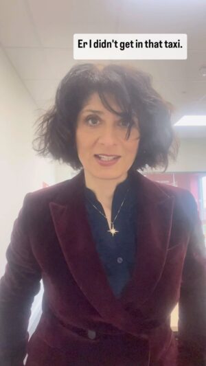 Shappi Khorsandi Instagram - #keynotespeaker
#baffoon
#newsuit
