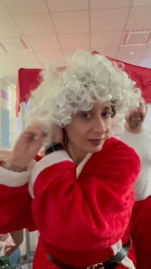 Shappi Khorsandi Instagram - Well, a gig's a gig! Though @imaceleb #liveattheapollo etc are NOTHING compared to this.  Very high stakes. Career defining. Crowd was tough, but I smashed it. #santasgrotto #mumsofinstagram @comedian #share #like and #ffs #follow