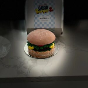 Shar Jackson Instagram - When the cake arrives!!!!!

#goodburger2 #goodburger #foodporn #icecreamcake #paramountplus