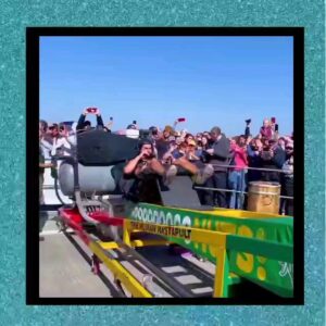 Shar Jackson Instagram - Tag your DareDevil Friend!! You getting on or Naaa

#activities #attractionrides #daredevilstunts