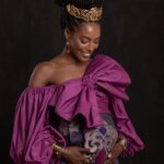 Sharam Diniz Instagram - Dia de África 🌍 O famoso berço da humanidade… então decidi trazer alguns dos looks icónicos da Raínha Makeda. 🥰 Nunca parei para pensar no quão importante a representativade é, até perceber a sua respectiva importância. Poder me rever em qualquer cenário, situação e natureza belíssima da vida. Eis aqui o que esse trabalho lindo me trouxe, uma visão mais ampla de que existe espaço para todos pois a diferença torna-nos mais humanos e juntos construímos coisas incríveis. #serieReiS