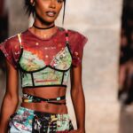 Sharam Diniz Instagram - Quem sabe faz ao vivo 💖 E a @duartehajime é dessas 💕 Obrigada pela honra uma vez mais e parabéns pela coleção incrível ✨ @afonsodbatista 📷 @lisboafashionweek #ModaLisboa #Duarte