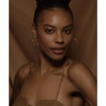 Sharam Diniz Instagram - A benção de ser mulher e angolana e nascer no dia da Mulher Angolana✨ Tanto por agradecer e, muito ainda por viver. Com sabedoria, humildade e resiliência no tempo dEle, sempre. 🙏🏾 Afinal são 33 anos de vida com saúde e o privilégio de concretizar sonhos com dignidade, honra e amor no que faço.🤎🎉 #FelizMarçoMulher The blessing of being an angolan and a woman and being born on Angolan Woman’s day✨ So much to thank for and there is still a lot to live. With wisdom, humility and resilience in His time, always. 🙏🏾 After all, it’s been 33 years of a healthy life and the privilege of making dreams come true with dignity, honor and love in what I do.🤎🎉 Credits: @sergiorbaia 📷