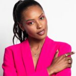Sharam Diniz Instagram - São tantas as bênçãos que eu nem sei como expressar tamanha alegria e felicidade. Mas partilhá-las convosco faz parte, porque também fazem parte de todo este processo de aprendizagem. Aprendi que dos melhores tiramos os bons exemplos. Disciplina… Foco… Saúde são peças fundamentais. Bastante lisonjeada e feliz em fazer parte desta marca que une jóias, moda e tradição ~ @arany.portugal 💖 #ad