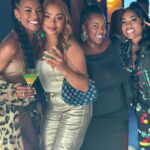 Sharam Diniz Instagram - Parabéns @soraiaramoss pela noite incrível! Entre arte e cultura, abraçamos o que nos faz bem. E ontem não foi diferente, celebramos entre cantores, modelos, blogueirinhas, influencers todo mundo junto. Porque amor é isso… é partilha, é dança, é alegria e alguns cocktails à mistura! Sucessos sucessivos 🙏🏾🙌🏾💃🏿🎉🍸 Att: A gata foi vestida pela @duartehajime 💁🏾‍♀️ asmeiii
