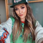 Sharlota Instagram - Tento tyden 4x Okno me lasky a do toho dokoncovani desky #wishmeluck🍀 🫶🏼✨