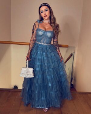 Sharlota Instagram - #cinderelladress moment 🤍💫 @bellesdresscz