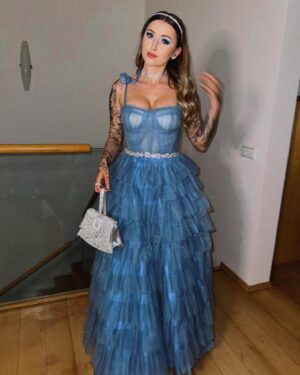 Sharlota Instagram - #cinderelladress moment 🤍💫 @bellesdresscz