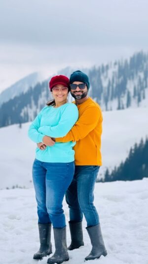 Sharmishtha Raut Instagram - I love you my jaan @tejas.desai.1044 missing our trip #throwback  #kashmir