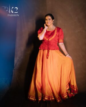 Sharmishtha Raut Instagram - Feeling grateful to be a part of this beautiful movie narrating amazing bond between Parirani and Maharani with their Teekha-Meetha Relationship.

Grateful to deisgn & style for team @naach_gaghuma in which  @sharmishtharaut simply slaying this look.

When Irkal Meets Khaan 

Tasseled Irkal lehanga paired with Khann crop top looking amazing from @k2fashioncloset 

Photoshoot by @deepali_td_official 
Ghuma Special Nath by @hridhasfashion 
Jewellery by @kankshinistudio

[Handcrafted Khunn clothing, Artisanal Khunn fashion, Khunn fabric apparel, Handwoven Khunn garments, Sustainable Khunn textiles, Ethical Khunn clothing, Khunn material craftsmanship, Eco-friendly Khunn fashion, Traditional Khunn attire, Handloom Khunn creations]

#k2fashioncloset #newcollection 
#reelsinstagram #trendingreels #thane 
#clothingbrand #khunn #sareecollection
#thane #clothingbrand #khunn 
#khunncollection #luxurious #share
#KhunnClothing #EthicalFashion #SustainableStyle
#HandwovenFashion #KhadiFashion
#ArtisanalFashion #SlowFashion #EcoFriendlyApparel
#TraditionalCraftsmanship #HandloomFashion
#OrganicCottonClothing #FairTradeFashion
#FashionRevolution #ConsciousClothing