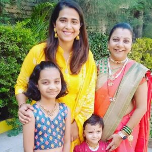 Sharmishtha Raut Instagram - #latepost#munj#friendsonmunj#celebrity#sharmistharaut#happy#likeforlikes#Comment#followforfollowbacks#surprisevist#sweetnature#simpleliving#thankyousharmitharaut