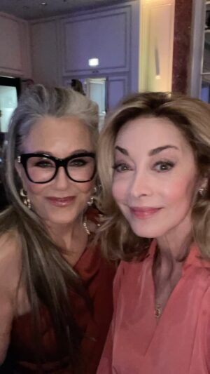 Sharon Lawrence Instagram - I’m a big @theladybam fan and last night , her presence and remarks as she accepted her award at #thegracies  turned up the volume for me. So much  great inspiration last night from @allwomeninmedia gala. More to follow…
#allwomeninmedia 
#thegracieawards 
#houseofusher