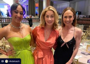 Sharon Lawrence Instagram - Wasn’t it a beautiful event! So glad be in the room with the stellar women @allwomeninmedia staff and BoD 🙏🏻( @anniepowellpr) brought together to celebrate excellence. @nikdeloch I love the way you put this, and love what you stand for , who you stand by. ❤️ Repost from @nikdeloach
•
What a night. To be in the presence of so many powerful, creative, brave, kind, thoughtful power-houses was so inspirational and meaningful. Women are incredible!! I will never be over the fact that I was one table away from @itscarolburnett and @janefonda. And when @glennondoyle and @abbywambach took the stage to accept their award, I literally came undone. And @rachelplatten made me ugly cry (but in the best way). 

Thank you @anniehowellpr for all you do to make this event happen each year, where we get to honor women in entertainment. And thank you for an unforgettable evening with our @hallmarkchannel team. @tameramowrytwo you hosted with the mosted!! And @sharonelawrence you are the loveliest.❤️

#thegracies #thegracieawards #womensupportingwomen #womenempowerment #hallmark #hallmarkchannel