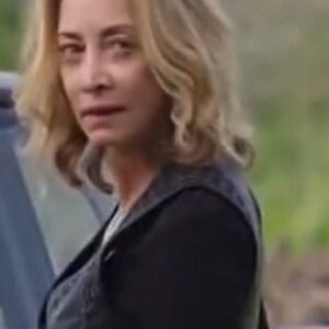 Sharon Lawrence Instagram - Great getting gritty with this gang on @thecwwalker -
#walkertexasranger 
#cwwalker 

Repost from @hoohoo3000
•
Next Wednesday at 8pm, my last episode of Walker airs. Bittersweet but can’t wait for you to see it 🤠 Directed incredibly by @chachachaddo
